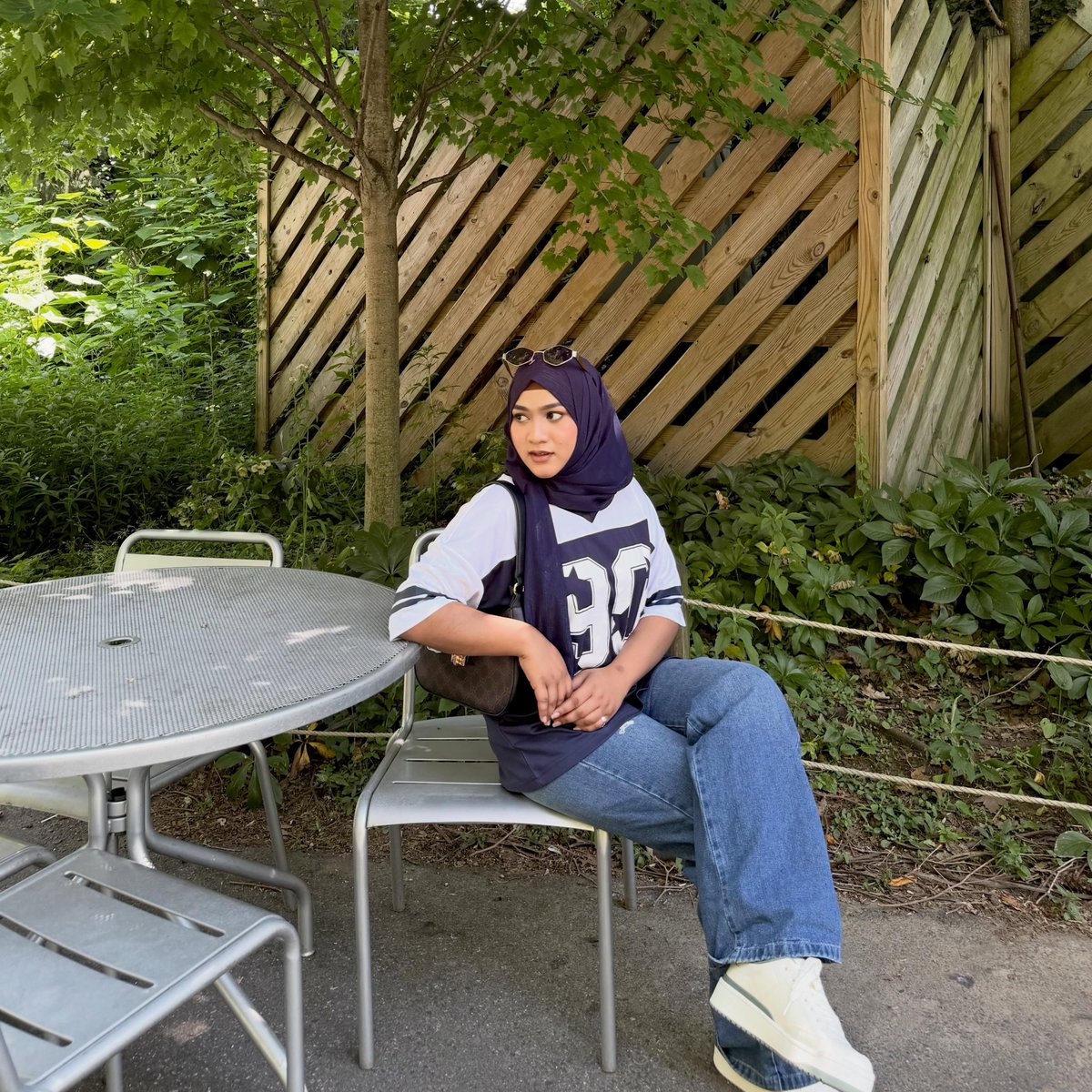 IsrealSchuble's tweet photo. Brown girl, bold energy. https://t.co/uSkB6mYZyI
