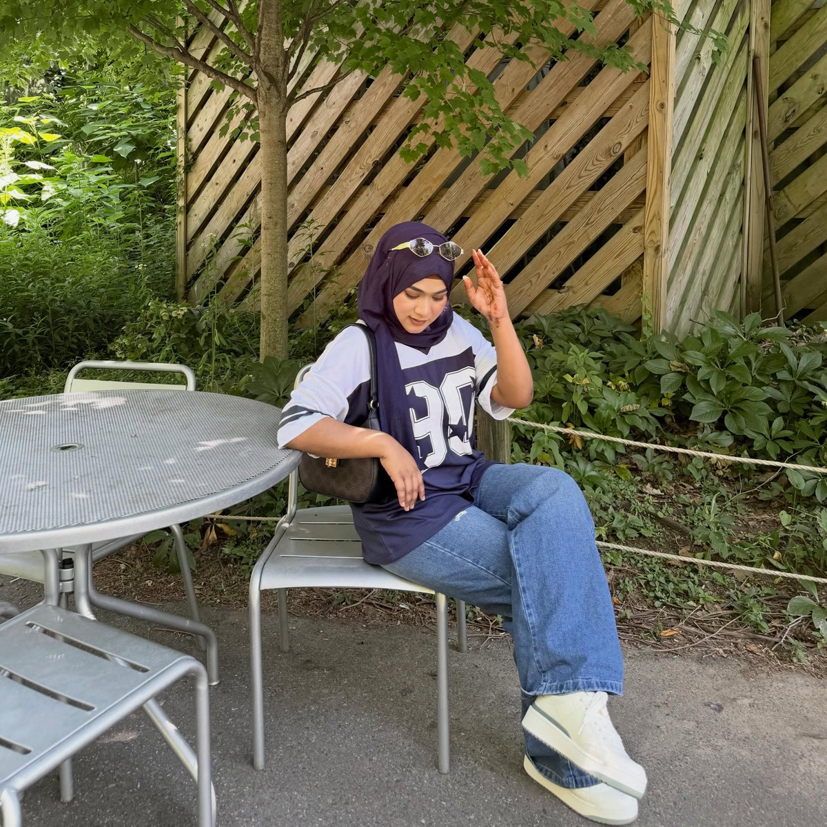 IsrealSchuble's tweet photo. Brown girl, bold energy. https://t.co/uSkB6mYZyI