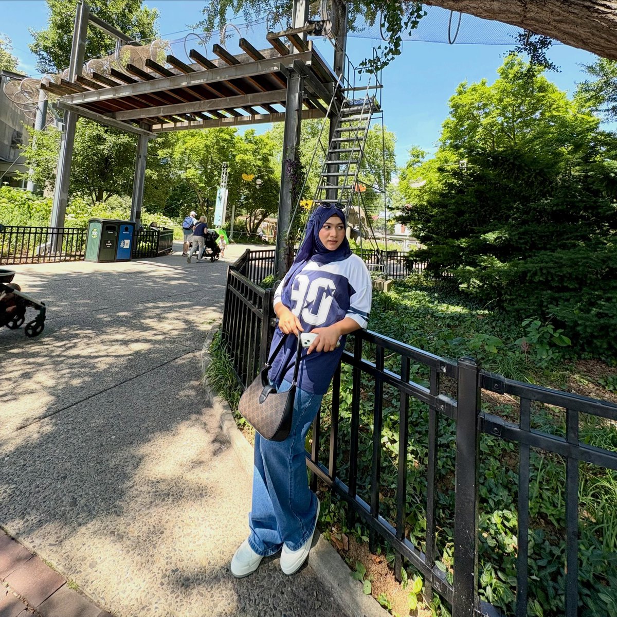 IsrealSchuble's tweet photo. Brown girl, bold energy. https://t.co/uSkB6mYZyI