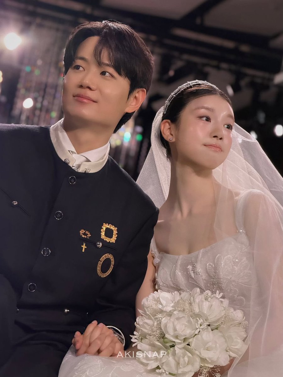 tang__kira tweet picture