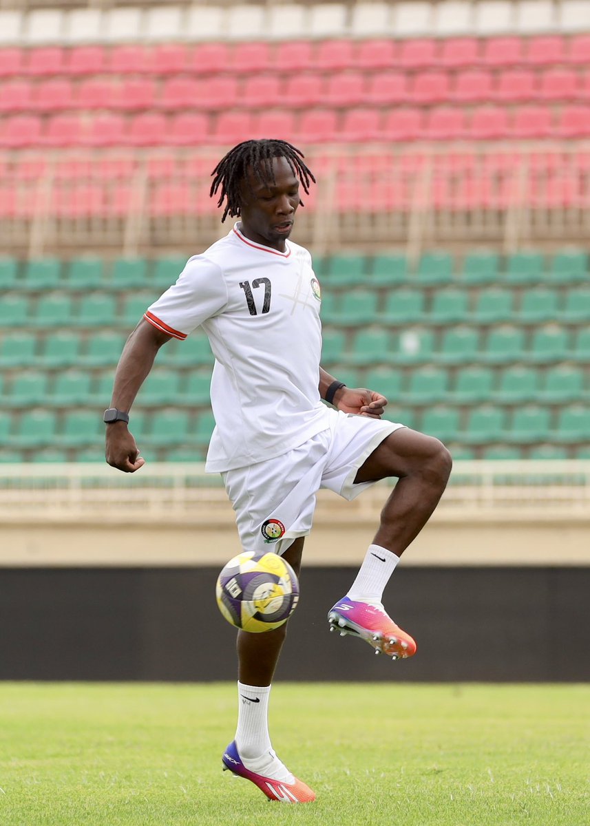 FootballKe_90's tweet photo. 🚨H STARS TICKETS GIVEAWAY FOR 15 FANS‼️

1. On what days do we hold our weekly spaces?
2. What was the result when Kenya last faced Eritrea?
3. Who is Kenya's national all-time top scorer?

Answer fast, first, correctly and win a ticket for Saturday’s game Kenya vs Eritrea.

📸 @Harambee__Stars 
#FootballKE