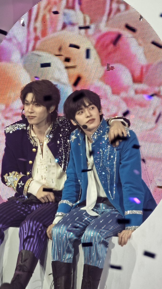 cola32323's tweet photo. Missing you 🐶🐻‍❄️
When can we meet again😭😭😭#teeteepor https://t.co/r0VO5swkDc