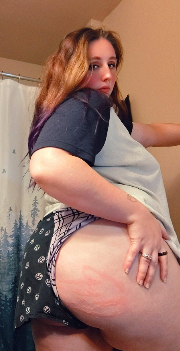 DirtyPixie03's tweet photo. Guess he decided I don't get to sit down today 🤭 https://t.co/uh5qxMLz6c
