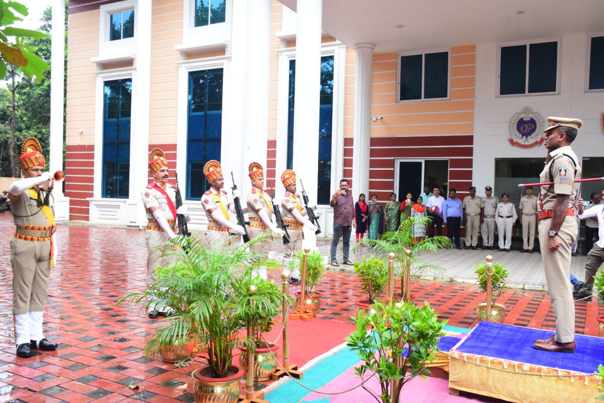 dcpbbsr's tweet photo. Dr Saravana Vivek M, IPS, assumed charge as DCP, Bhubaneswar UPD, on 25.09.2026.

He seeks the goodwill and blessings of the people of Bhubaneswar and pledges to work tirelessly for their safety, security and welfare.
#CommissioneratePolice #WeCareWeDare https://t.co/jer7nYQ4DT