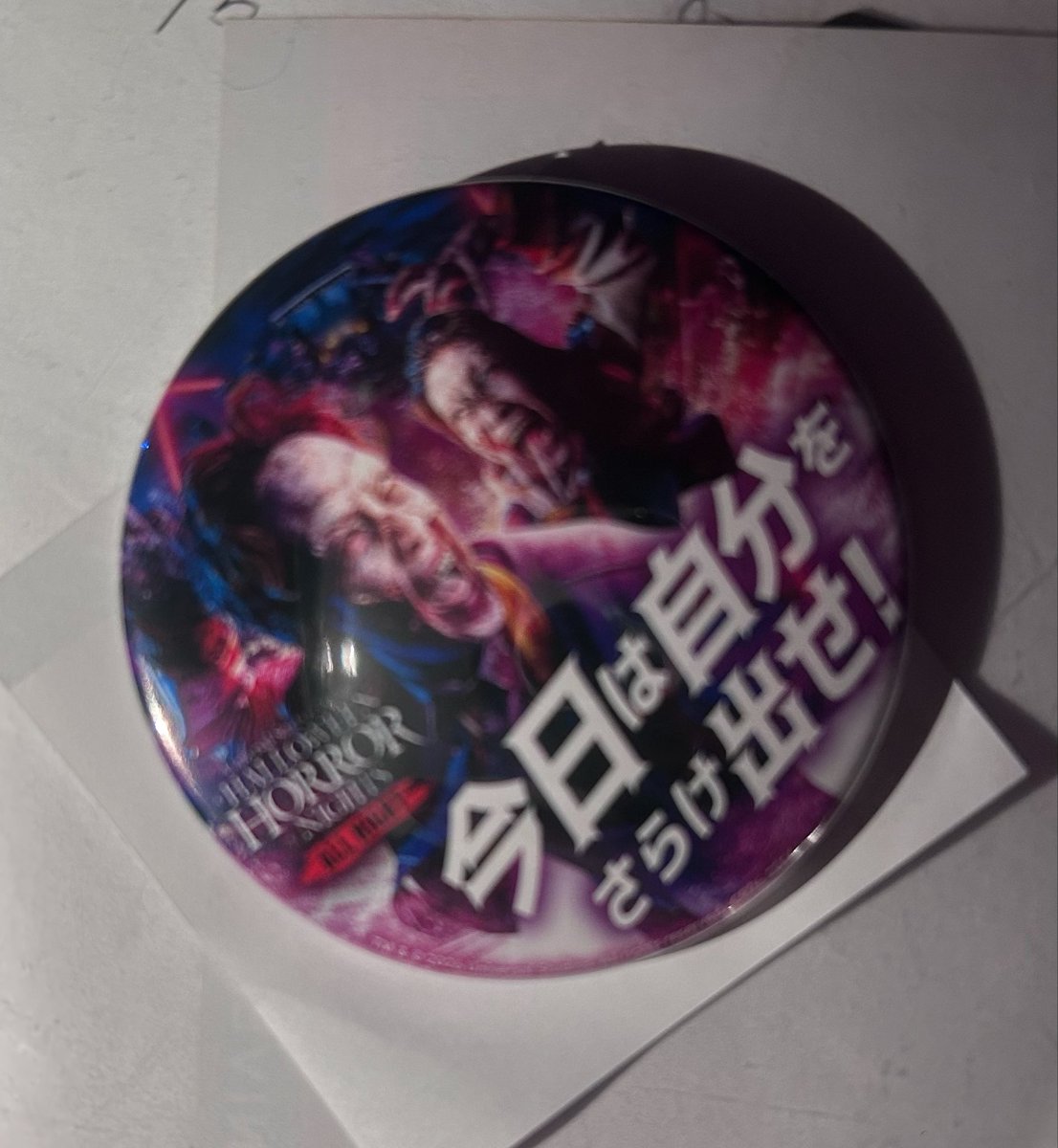 carnationjones's tweet photo. 交換　USJ ホラーナイト オールナイト 特典缶バッジ

譲　学生ゾンビ

求　Dr.カオス

本日パーク内にて交換希望です、よろしくお願いします。

ホラナイ　ユニバ https://t.co/3UsE5UexkA