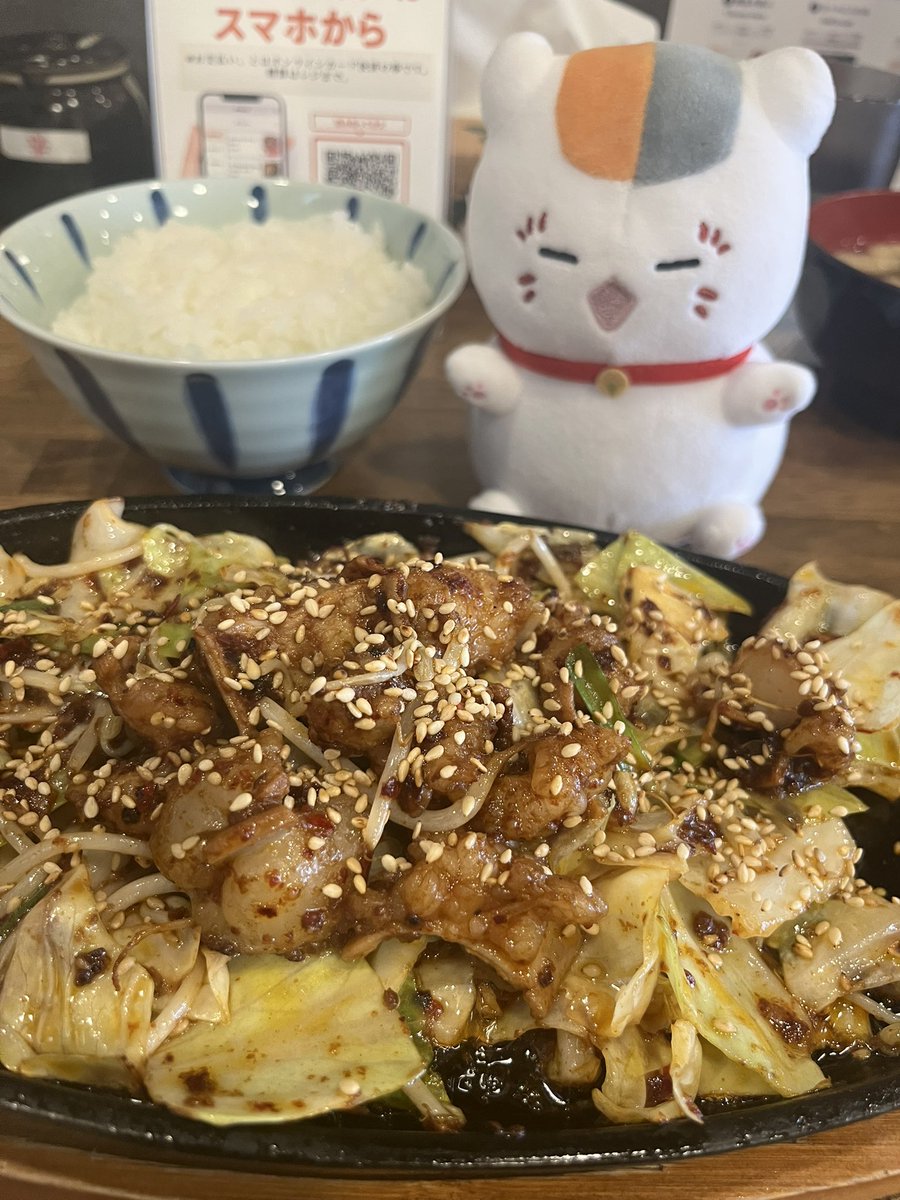 _1001kn's tweet photo. 虎丸さん定休日だと思ったら奇跡的に営業してて嬉しかった✨✨
庄籠製菓舗さんも、有名の奥くま巻きロールとかりんとう饅頭が美味しいと以前教えていただいたのでゲット✨✨ https://t.co/NXrHDKrJRL