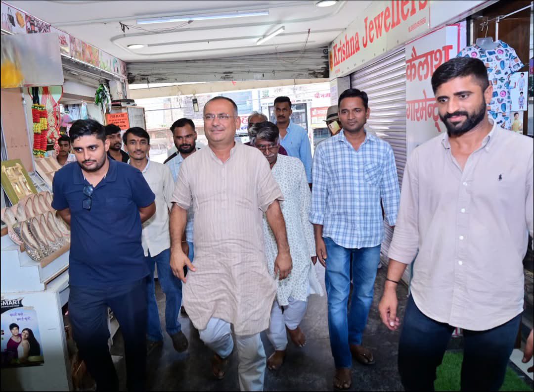 SSKharaBJP's tweet photo. आज बाड़मेर शहर में श्री दिनेश जी बालाच के नवीन प्रतिष्ठान “Dr. Dinesh's Homoeopathic Clinic” के उद्घाटन समारोह में उपस्थित हुआ।

इस अवसर पर डॉक्टर दिनेश जी बालाच एवं परिवारजनों को नवीन प्रतिष्ठान के शुभारंभ पर हार्दिक बधाई एवं शुभकामनाएं प्रेषित कीं।

ईश्वर से कामना है कि यह प्रतिष्ठान निरंतर प्रगति करे एवं आमजन को बेहतर स्वास्थ्य सेवाएं प्रदान करे।