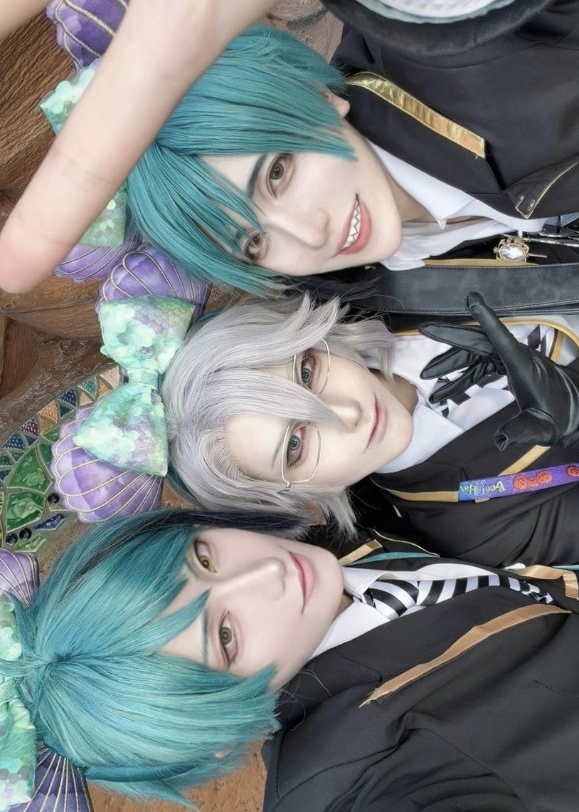 ruru_N9A's tweet photo. ３人でお揃いｶﾁｭｰｼｬつけた~！✌🏻
#Dハロ仮装2026 #Dハロツイステ https://t.co/Lp99CPzVkH