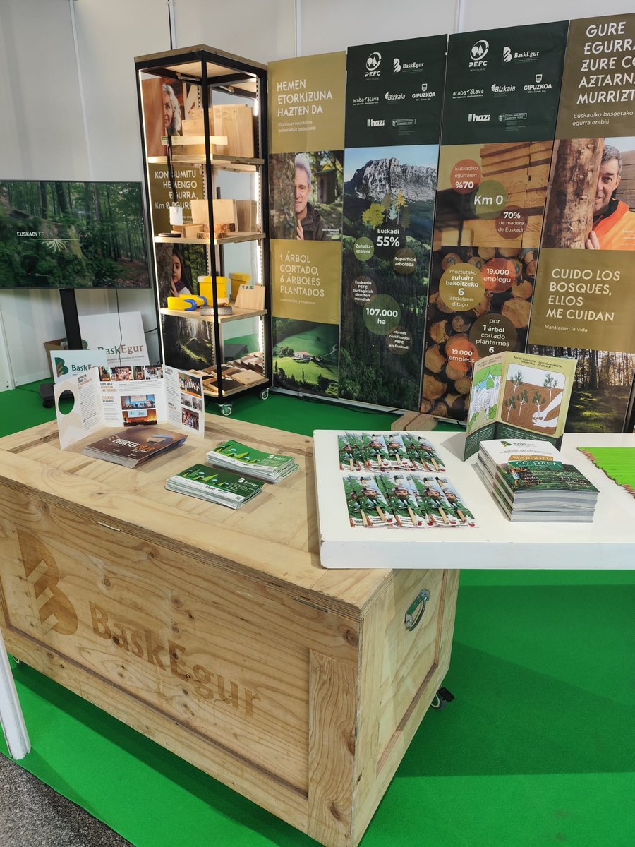 Baskegur's tweet photo. 💚 Estamos en @Ekobilbo1 , la Feria de Productos Ecológicos, Vida Sana y Consumo Responsable en @Euskalduna_eus. ¡Primera edición en Bilbao! Visita nuestro stand y conoce la cadena de valor forestal madera de Euskadi. 

💚 Ekobilbon gaude, Produktu Ekologikoen, Bizimodu Osasuntsuaren eta Kontsumo Arduratsuaren Azokan. Lehen edizioa Bilbon! Bisitatu gure standa eta ezagutu Euskadiko egurraren baso-balioaren katea. #Ekobilbo
