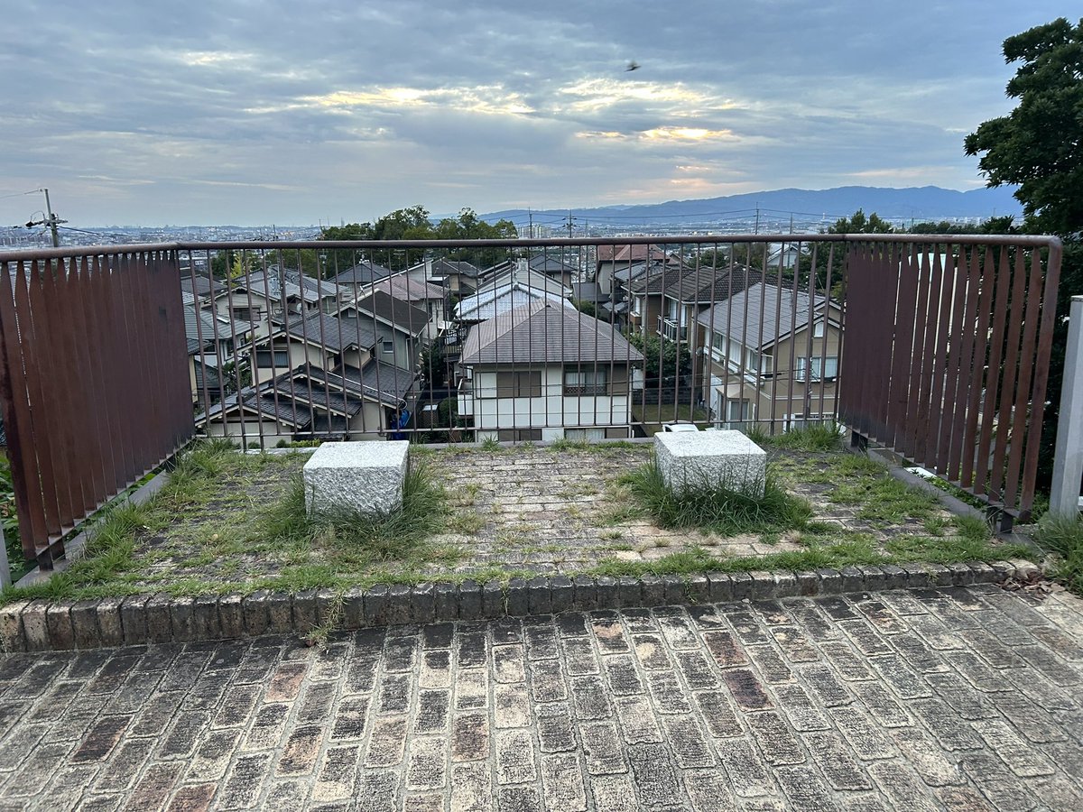 pu_ku06's tweet photo. 北宇治高校モデル！
黄檗から歩くと結構な距離なんだけど
ユーフォのキャラ達は六地蔵からバス
だったのかな
サントラの「それぞれの明日へ」を聴きながら帰路につき北宇治の日々を振り返った https://t.co/gLhWKyBGfC