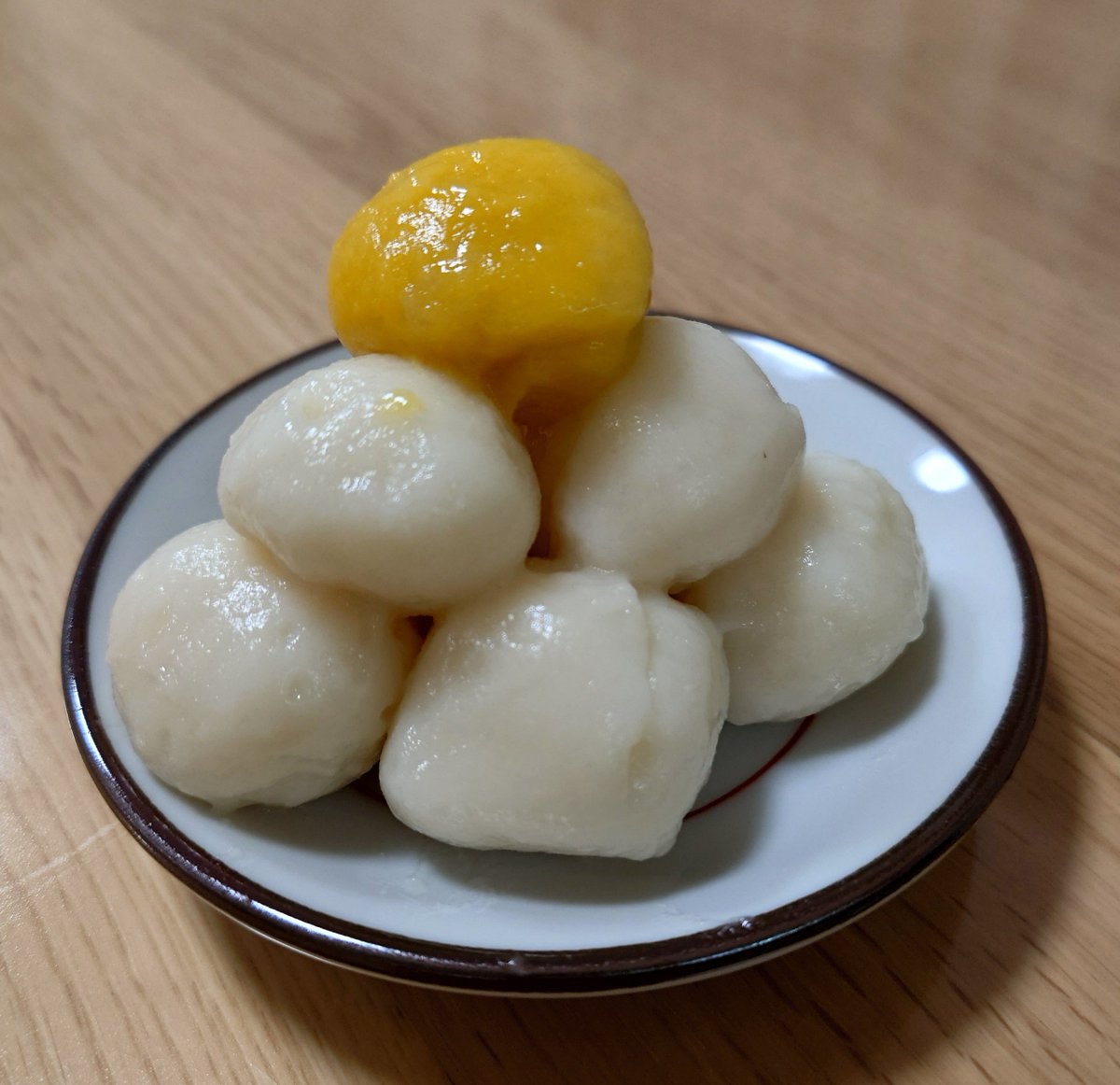 AHCOchan's tweet photo. 今夜はお月見メニュー

鶏つくねに、お団子に。
お腹いっぱ〜い！
感謝。

#夕飯　#夜ごはん　#おうちごはん　#お月見 https://t.co/2ftPGOVMNv