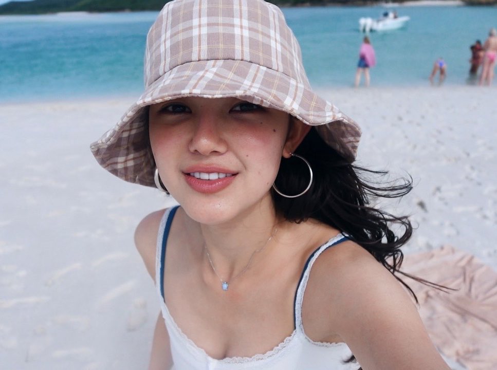 current515's tweet photo. 인어공주 출신에 퍼컬이 바다인 여자🐚🐬🐠 https://t.co/OBoP09Crbs