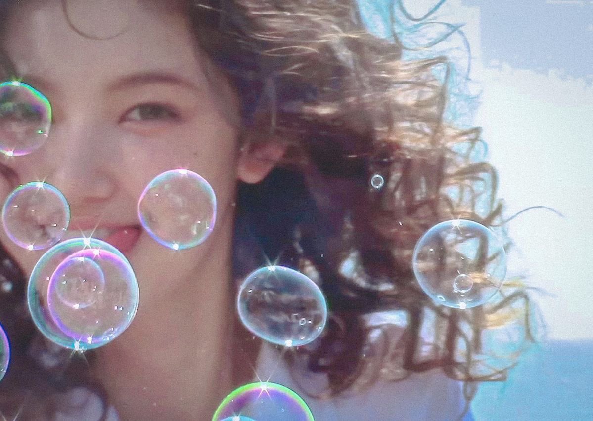 current515's tweet photo. 인어공주 출신에 퍼컬이 바다인 여자🐚🐬🐠 https://t.co/OBoP09Crbs