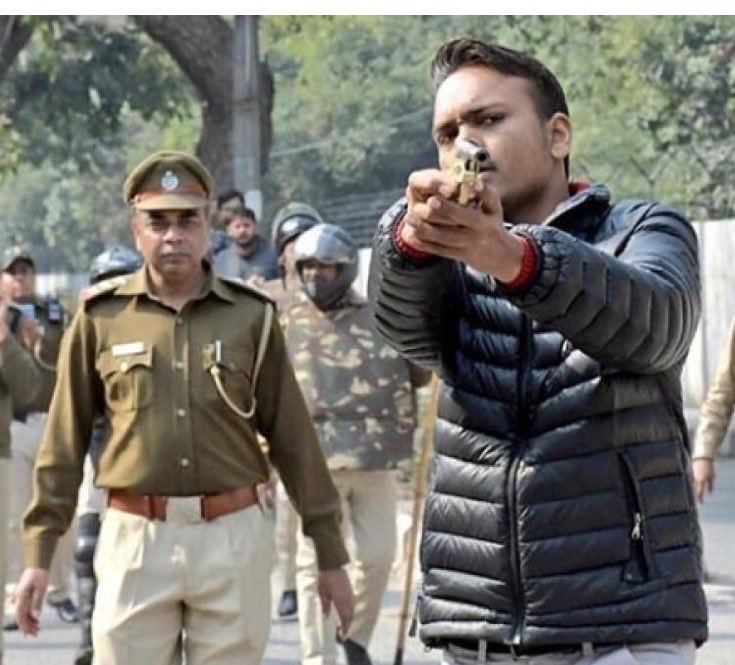 Sarcaztick's tweet photo. Ram Bhakt Gopal vs Shahrukh Pathan: A Tale of Different Treatment

> Ram Bhakt Gopal fired a gun at Jamia students protesting against the CAA while Delhi Police watched from behind.

He got bail within 21 days.

> Shahrukh Pathan was seen waving a pistol during the Delhi riots and is still languish in jail.

In India, your religion decides how you are treated by the justice system.