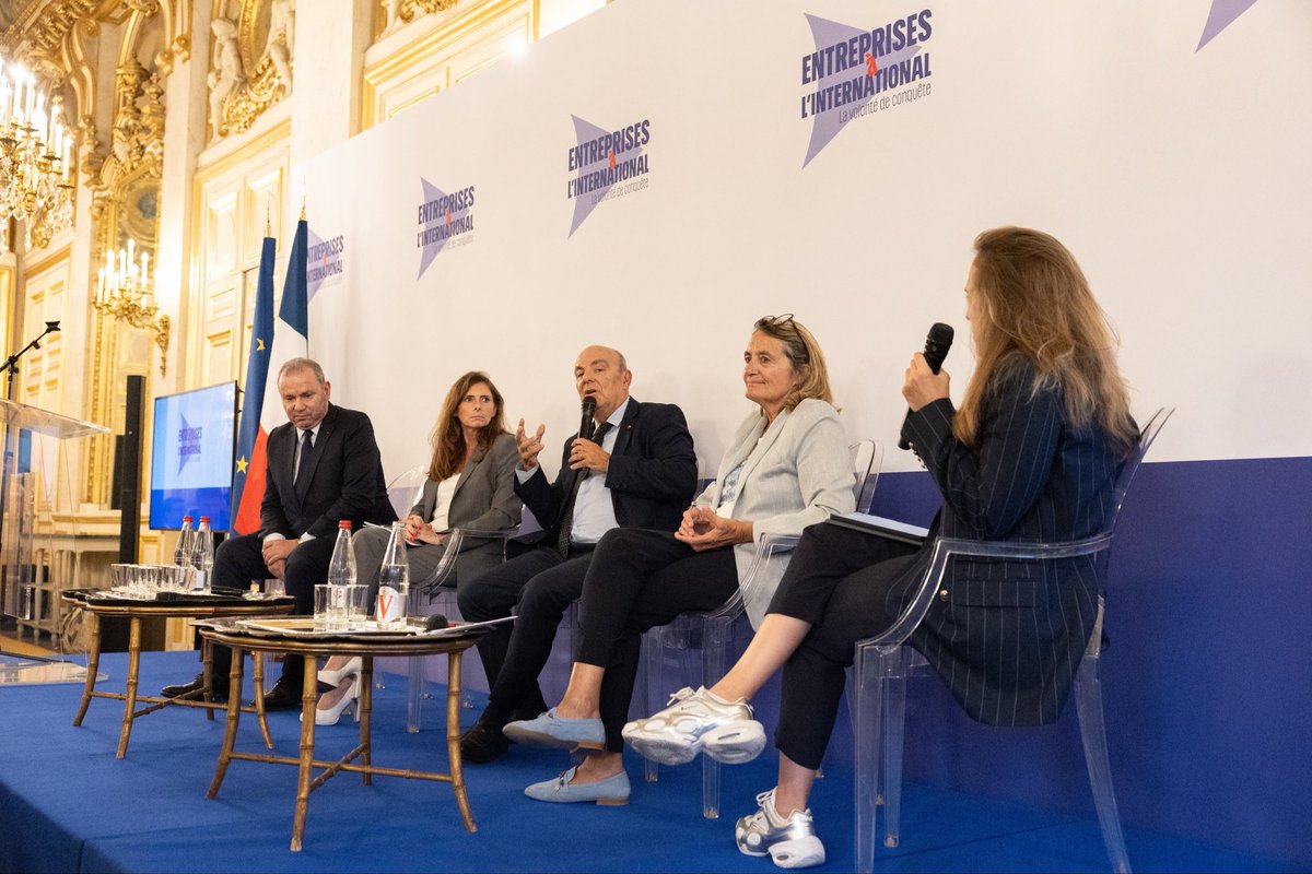 N_Forissier's tweet photo. Hier, j’ai réuni plus de 350 chefs d’entreprise, représentants de la #TeamFranceExport et parlementaires.

Une ambition : retrouver l’esprit de conquête, ouvrir de nouveaux marchés et donner à nos entreprises les moyens de gagner à l’international.

Le travail continue ! 🇫🇷 https://t.co/savdXi0lG6