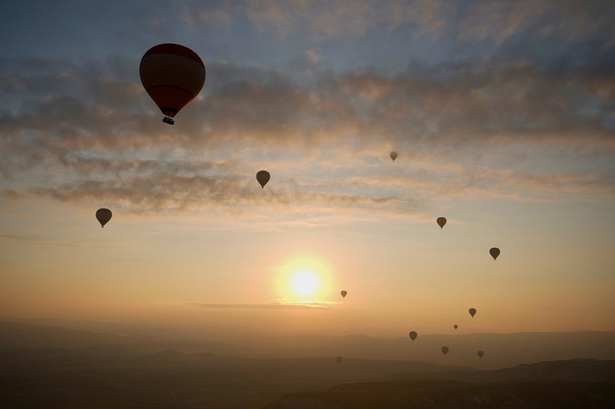 koyul_'s tweet photo. Dawn.

Cappadocia, Turkey 🇹🇷 https://t.co/5iZwQvOTSY