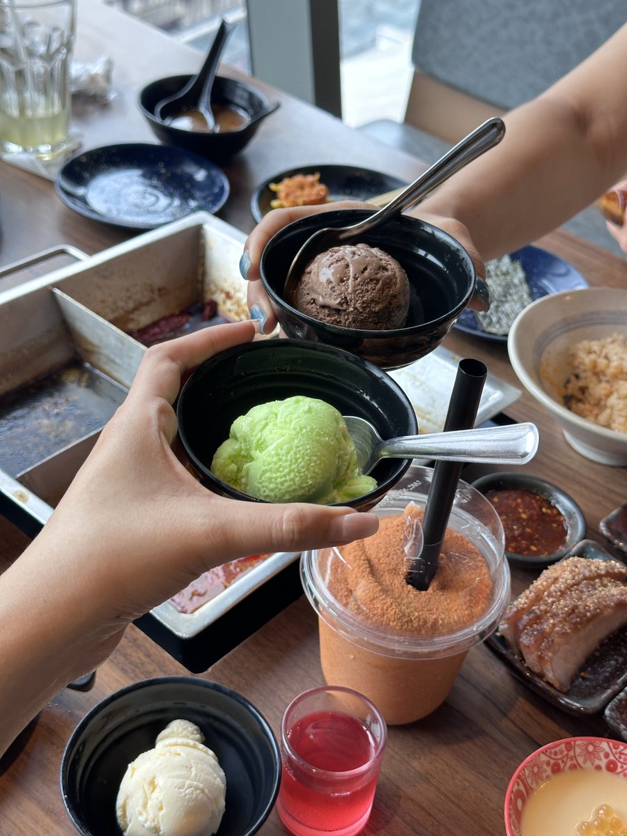 ispraews's tweet photo. ไปกิน Lunch set ของ Tenten shabu มาแล้ว เซทละ 189++(Net222฿) ของเราเป็นเซทเนื้อวากิว เนื้อดีนุ่มม ซุป4ซุปอะ แล้วอร่อยหมดเลย มีเครื่องเคียง เครื่องดื่ม ของหวาน จะมีเซทข้าวด้งด้วย แซลมอนสดดีมาก ราคาเท่ากัน ราคานี้อิ่มคุ้มอร่อยมากๆๆ (siam square one) https://t.co/oKwlKukP3R
