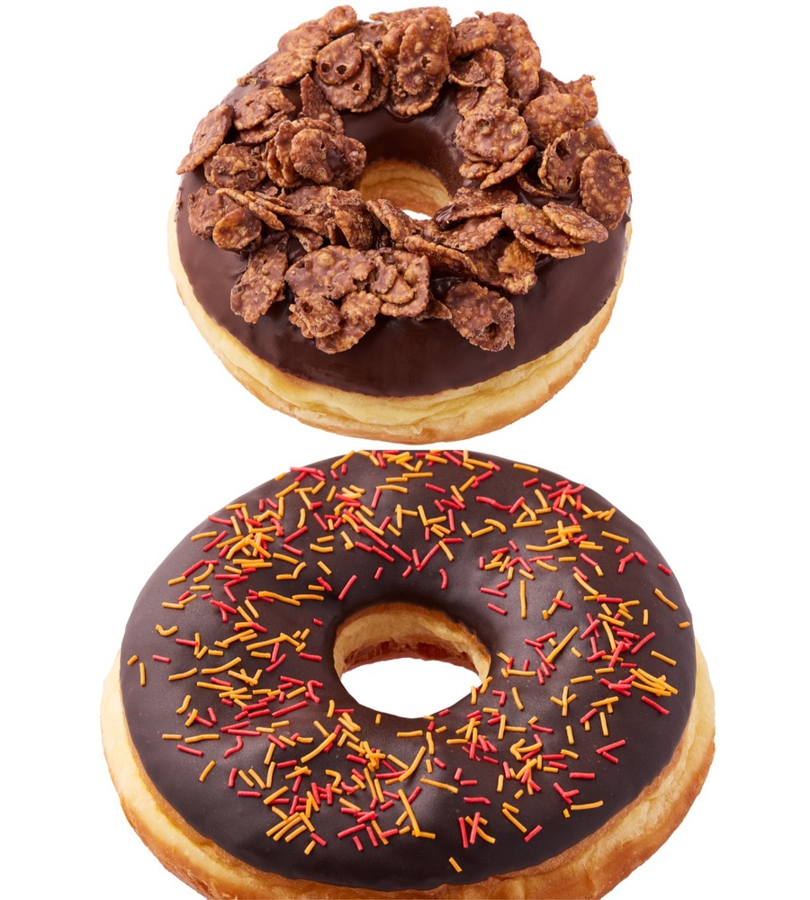 fashionpressnet's tweet photo. ランディーズドーナツ秋限定「チョコドーナツ」ふわふわマシュマロ＆“ザクザク”フレーク、特大サイズも - https://t.co/Yj3koGkW3G https://t.co/BjDlMFDLkW