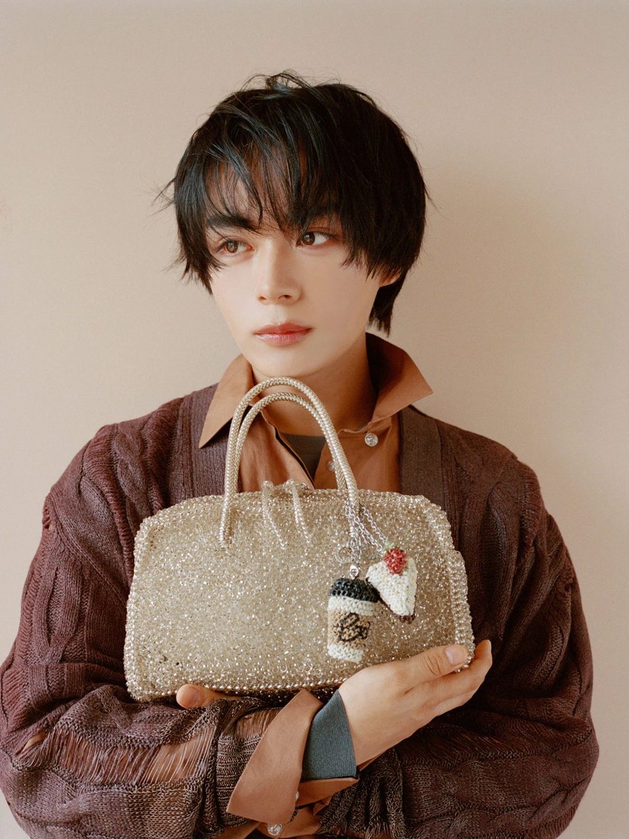 GINZA_magazine's tweet photo. 〈アンテプリマ〉なにわ男子の大西流星がブランドパートナーに就任
“アンテプリマ フレンズ”として、新たな視点からブランドの魅力を発信
https://t.co/loh2KIQO0z https://t.co/CPy6tv7CfM