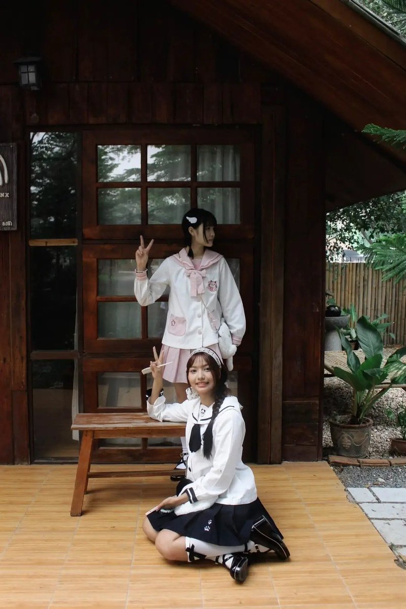 PingPhorestFC's tweet photo. 🌲 New Phost 🌲 (1/2)
หลังกล้อง 🩷🩵🤍(🤎) #LPK_unit
#PingPhorest
#FallinFromFah https://t.co/yKnjHvVhpQ