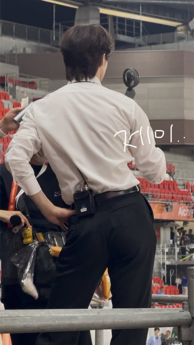 kogaxxxxx's tweet photo. 너무 잘생겻고 포즈가 폭룡적이라 안찍을수업엇다 https://t.co/LvQYIZV35D
