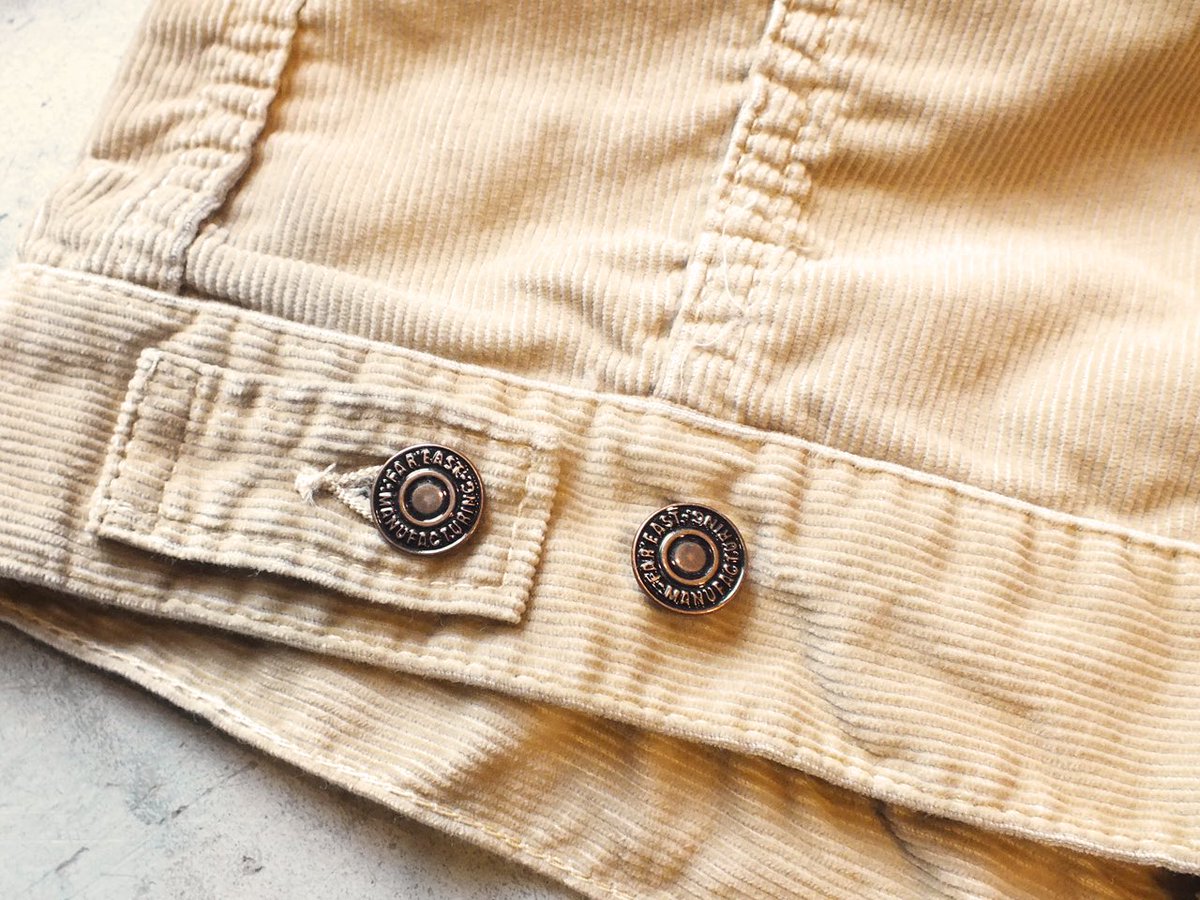 SAPPOROBASE's tweet photo. FEM TRUCKER JACKET / TYPE 70505 CORDUROY
https://t.co/QLMEWkFEoi
#levis #リーバイス
#FarEastManufacturing
#standardcalifornia #HTC
#resolute #リゾルト
#tes #fidelity #bendavis #champion
#cookman #healthknit
#tcbjeans #wrangler #lee #vans
#towncraft #thriftylook
#アメカジ #札幌 https://t.co/IJkYaggRgr
