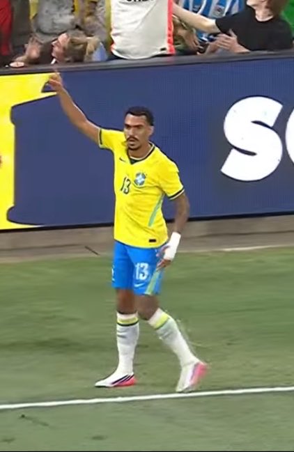balotaromantico's tweet photo. Isso aqui é um delírio coletivo https://t.co/UsTTta4V8N