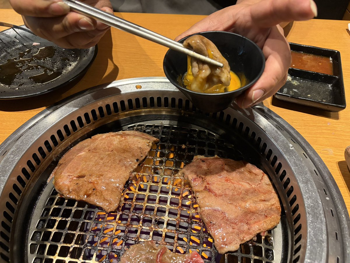 R_26_e's tweet photo. 誕生日って事で焼肉連れて来てくれたー！
ありがとう(*´∀`*) https://t.co/zv9nCDbxf7