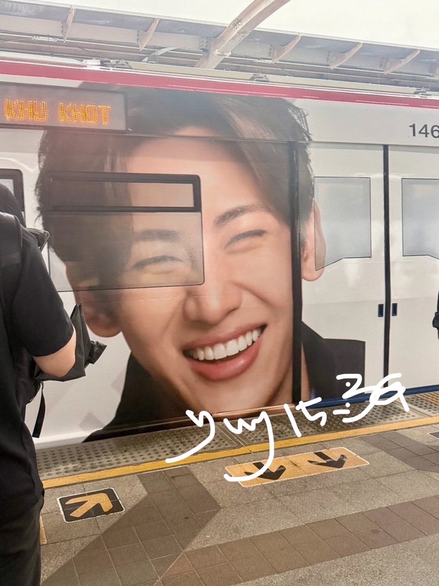 yuy15_bg's tweet photo. อุ๊ย..ผชยิ้มให้ในวันฝนพรำ🌧️
#BamBam #뱀뱀 https://t.co/cE4Qz4pS8s