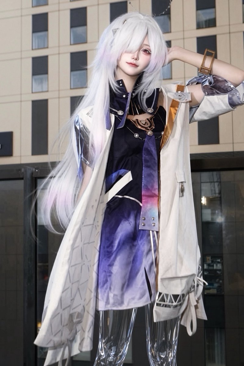 Lantern_cos's tweet photo. #自慢の脚を見せよう 
透明なガラスの足です！どうですか⁉️🦶🏻✨️ https://t.co/grdYDoyyax