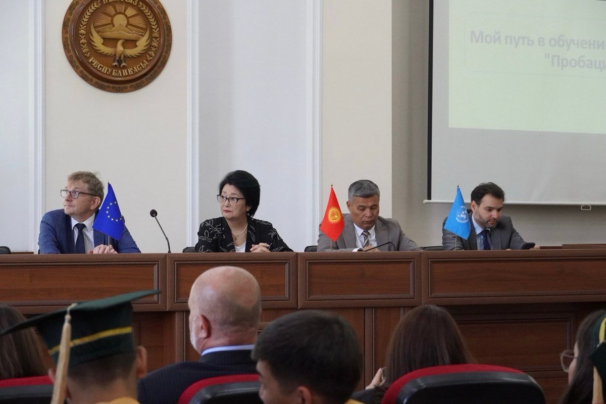 UNODC_ROCA's tweet photo. 🎓A new generation of probation professionals is stepping forward in the Kyrgyz Republic! Today, 15 KNU students graduated from the EU-funded JUST4ALL supported Probation specialization.

Congratulations to the graduates and our partners advancing justice reform! 🇪🇺 https://t.co/JlLQFNE0cX