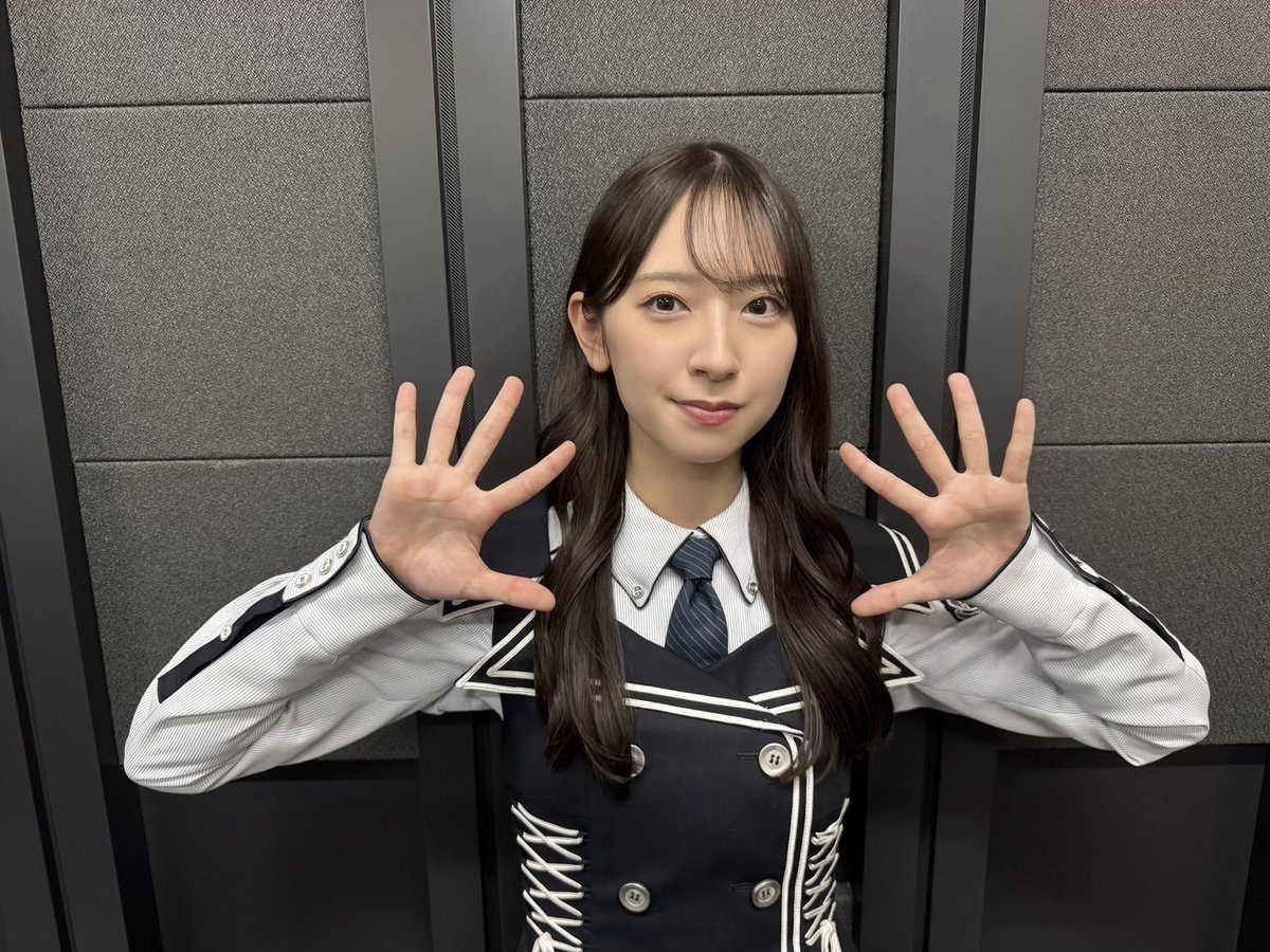 hinatazaka46's tweet photo. 本日9月25日(金)配信開始、
YouTube番組「佐久間宣行のHello Future」に

#金村美玖 が出演しております🍣✨

ぜひご覧ください☀
https://t.co/5Zc4PkHget

#日向坂46 https://t.co/dxxQ874v4j