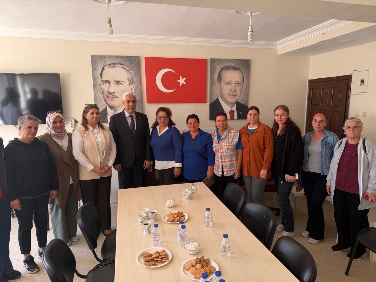 BarisOzerol's tweet photo. 📍Edirne

Enez’de güne teşkilatımızla bir araya gelerek başladık.

AK Parti Enez İlçe Başkanımız Ali Mercanoğlu ve teşkilatımızla gerçekleştirdiğimiz Üç Kademe Toplantımızda ilçemizdeki çalışmalarımızı ve sahadaki gündemimizi değerlendirdik.

Misafirperverlikleri ve samimi ev sahiplikleri için İlçe Başkanımız Sayın Ali Mercanoğlu’na ve teşkilatımıza teşekkür ediyorum.

#TürkiyeYüzyılıBuluşmaları