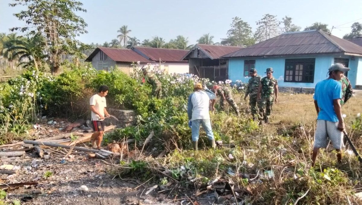 M1513sbb's tweet photo. Jelang HUT ke-81 TNI, Koramil 1513-03/Kairatu Bersama Warga Bersihkan Lingkungan SD di Hualoy. 

Baca Selengkapnya👇
https://t.co/R7BmVLB1sA https://t.co/wB6OFGDKLM