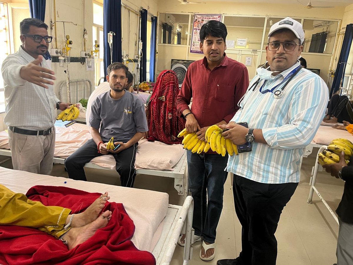TanwrSANDEEP's tweet photo. आज विश्व फार्मासिस्ट दिवस के शुभ अवसर पर उपजिला अस्पताल पावटा (कोटपूतली-बहरोड़) में समस्त फार्मासिस्ट संवर्ग द्वारा हर्षोल्लास एवं सेवा भाव के साथ यह विशेष दिन मनाया गया।
#WorldPharmacistsDay
#HealthcareHeroes #RajasthanPharmacistAssociation #RPA #SafeMedication #PatientCare https://t.co/5iEiZD8L4N