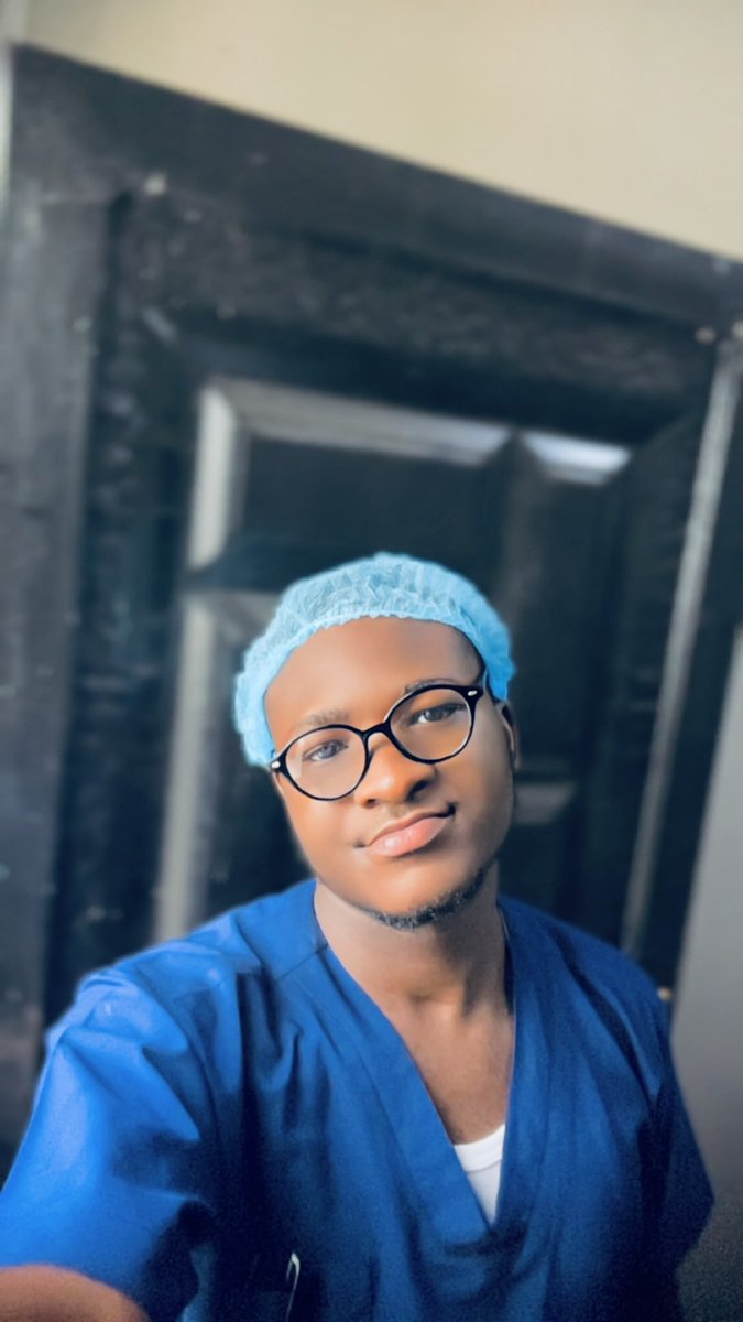 Maduabuchi011's tweet photo. Thank God is Friday 😊😊 https://t.co/gVrRwgH5sb