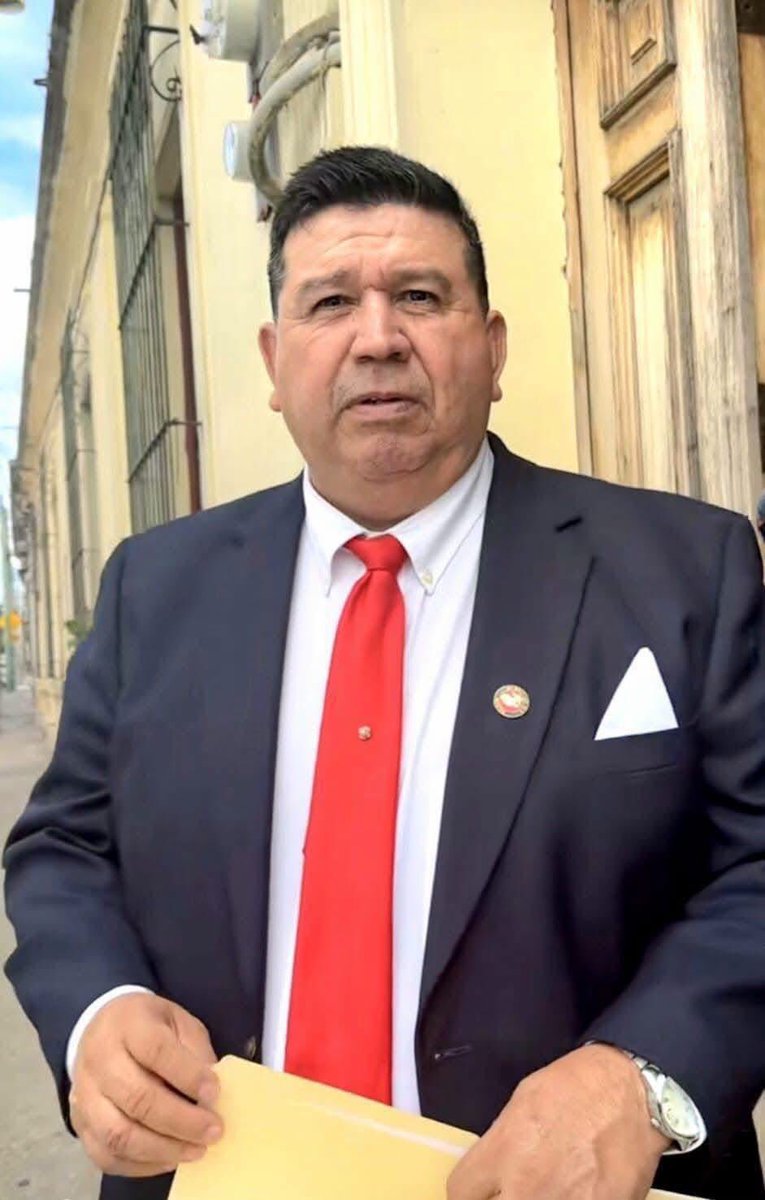 IsabellaPa92060's tweet photo. AGUAS , por quién VOTAN ..
Acá un candidato basura para la presidencia de Guatemala 🇬🇹 

Identifican al presunto agresor de la joven en un ascensor de la zona 1

El sujeto fue identificado como Omar Julián Espino Nájera, residente de la zona 1 de la Ciudad de Guatemala, quien figura en los registros del Tribunal Supremo Electoral (TSE) como integrante del comité pro formación del partido político Agua Amor por Guatemala.

El hecho ocurrió en el interior del ascensor de un edificio del sector y ha generado una ola de indignación en redes sociales, donde usuarios exigen a las autoridades actuar de inmediato para que el caso no quede…. NI UN SOLO VOTO A ESTA BASURA