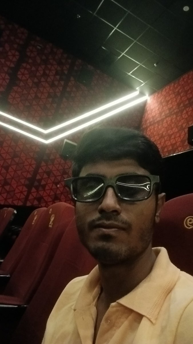 Sidthartha86050's tweet photo. It's A dream Comes true moments for me as a marvel fan 🔥❤️. 2019- 2026 same emotions, same goosebumps,same happy feeling. 
EVERY ENDING BECAME A NEW BEGINNING 😉❤️. Insane theatre experience 🔥📽️🍿🫡. Don't Miss The Ending. Surprise 😉😍. 
NEW MASK SAME TASK 
#EndgameEncore https://t.co/d1VOJgUgkk