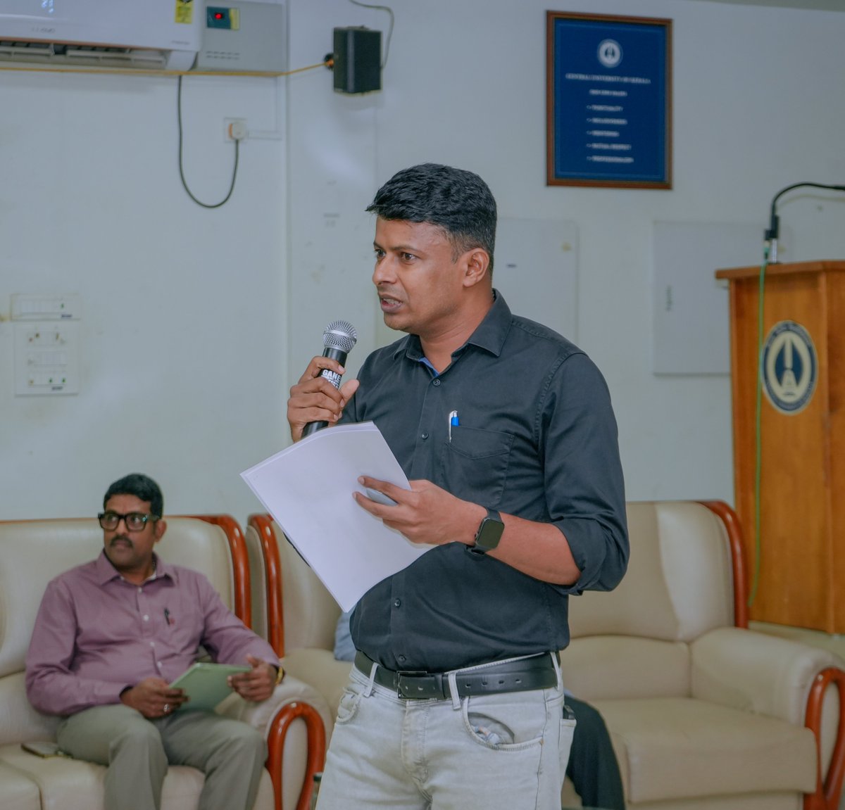 cukeralatweet's tweet photo. CUK participated in the national launch of the #SevaFirstInnovationChallenge, an initiative of the @EduMinOfIndia under Sewa Sankalp Abhiyan – #ViksitBharat2047.
#SFIC #InnovationForIndia #InnovationForChange https://t.co/ovZoxUiELC