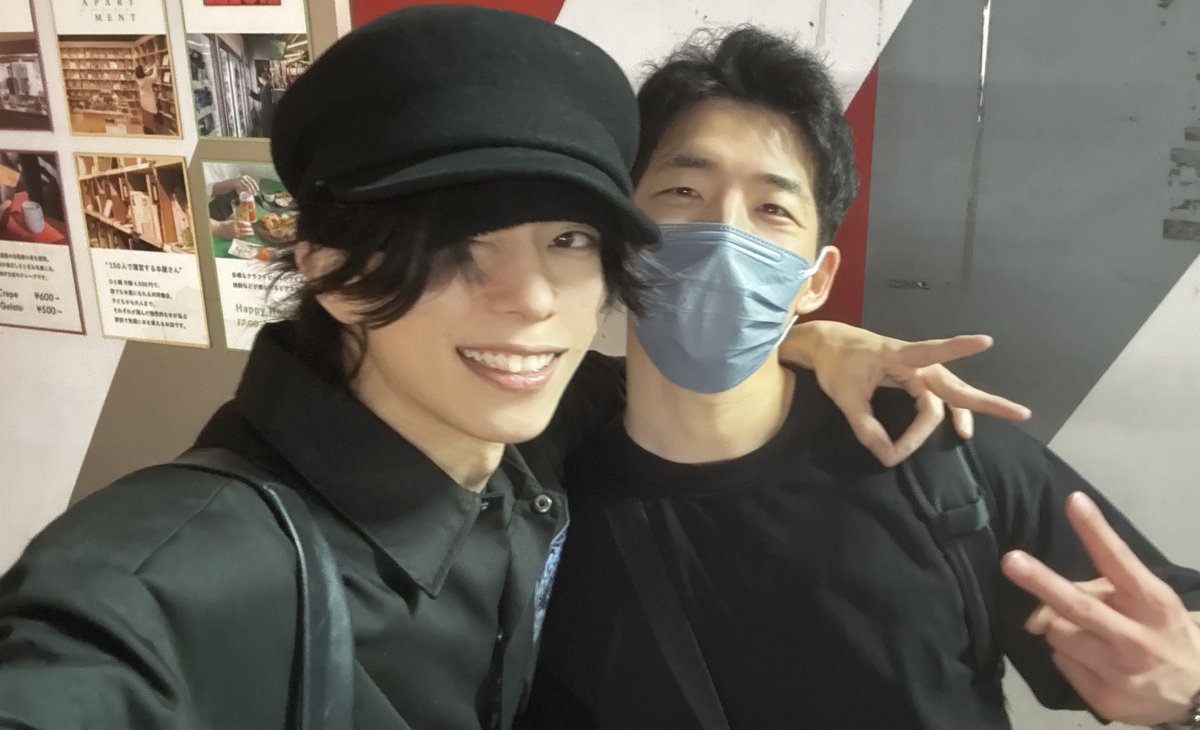 antsa_www's tweet photo. 10何年振りに高校時代のダンス部メンバーと会ってきた😭😭

みんなダンス続けてるって聞いて嬉し過ぎたマジか(;_;)(;_;)！

この人たちすごくて全国大会出たことあるんだ〜(◜¬◝ )
俺はずっっと1番下手くそだったけどこの人たちが諦めずに教えてくれたからダンス続けられたんだ〜🌱
嬉しい https://t.co/PgsSJ1BiZB