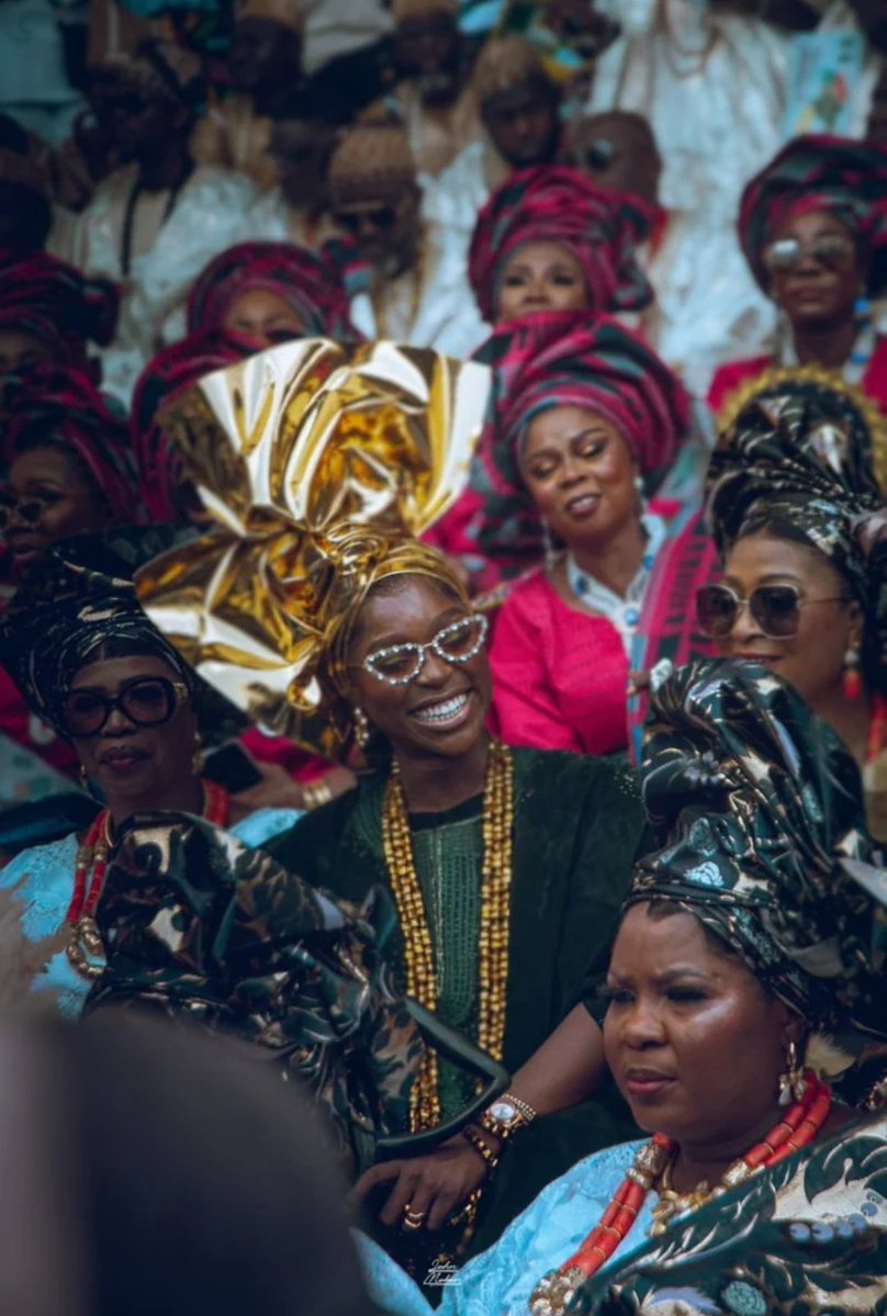 TosinSilver_Da's tweet photo. Gele: Yoruba women's gift to the world

So so unique. https://t.co/BPfDKmrDVs