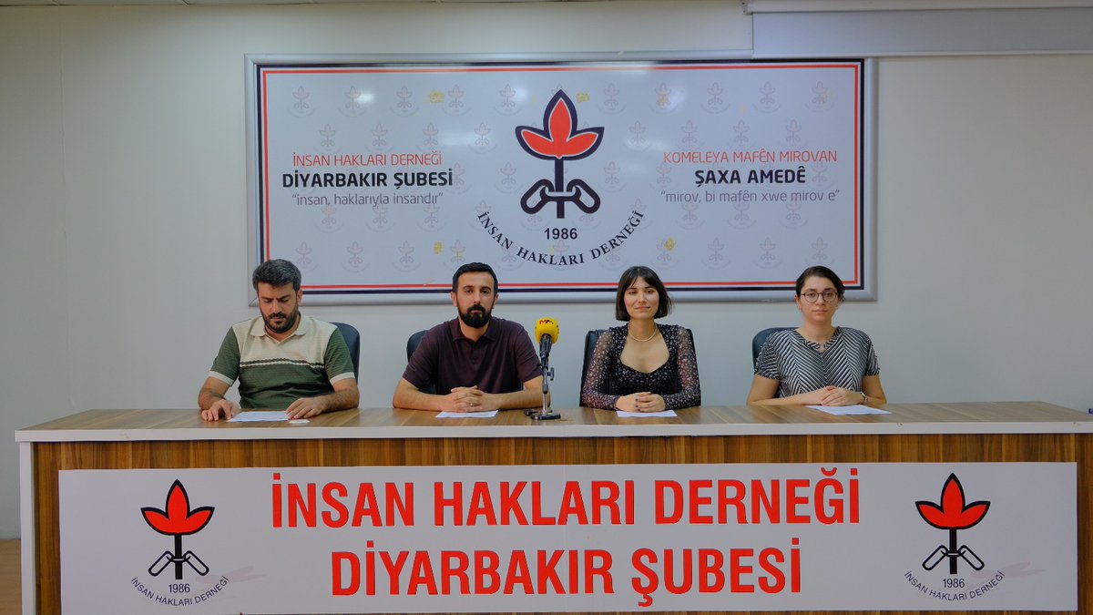 ihdgenelmerkez's tweet photo. Merkezi Hapishane Komisyonumuz tarafından hazırlanan “Iğdır S Tipi Hapishanesi ve Doğu Karadeniz Hapishaneleri İnsan Hakları İhlalleri İnceleme ve Tespit Raporu”, İHD Diyarbakır Şubemizde kamuoyuyla paylaşıldı.

Raporun tamamı: https://t.co/9ULfPUVbk4