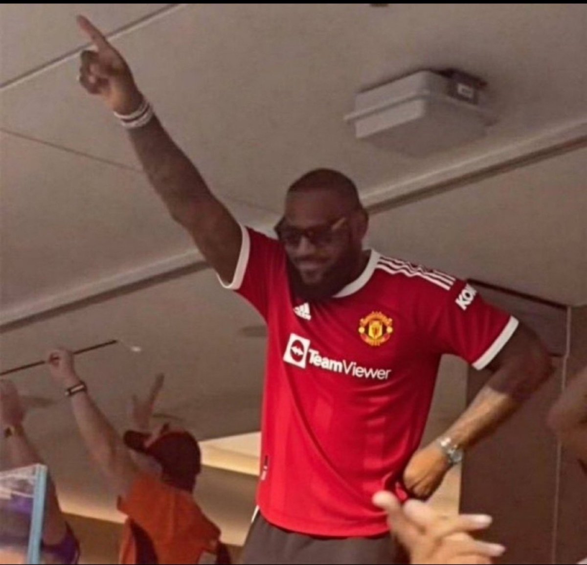 ChuksBoy15's tweet photo. Day 5 of international break and we the united fans are enjoying our break before we come back from our international break 😂 
Investors that carried Ronaldo over 2.5 goals yesterday, how are you doing today 😊 https://t.co/4K4DupH1Se
