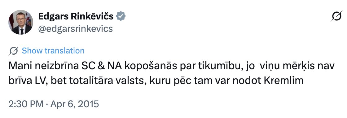MStakis's tweet photo. Vietējā elite diemžēl gadiem atbalstījusi Jūlijas Stepaņenko politisko karjeru, bet tagad pauž izbrīnu, kā viņai izdevies iegūt tādu popularitāti.
 
Stepaņenko (toreiz SC/GKR) Latvijas politikā ienāca pa ļoti skaidru ceļu. Viņa tā arī būtu palikusi politikas perifērijā, ja vien 2015. gadā nebūtu radusi atbalstu Nacionālajā apvienībā un citās pamatstraumes partijās savām “tikumības” iniciatīvām Saeimā. 
 
Pēc tam Stepaņenko savā paspārnē paņēma Ainārs Šlesers, izvirzot par Valsts prezidenta amata kandidāti.
 
Jau toreiz bija daudzi, kas brīdināja, ka Stepaņenko sludinātā ideoloģija ir kā no Kremļa rokasgrāmatas. Bet veltīgi. Un te nu esam. Cerams, ka šoreiz dienesti savu darbu izdarīs.
