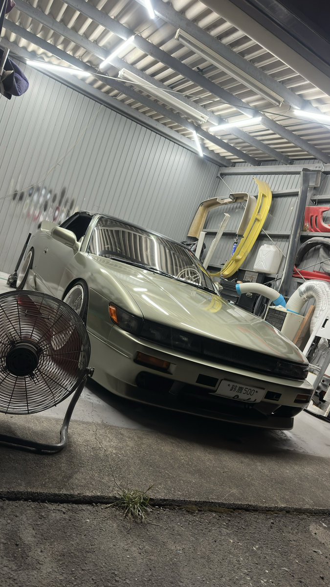 Screws_Garage's tweet photo. 自分のS13コンバーチブルも全塗装
ホワイトパール&amp;ベージュメタリックから
JW0 ミレニアムジェイドに
自分の車なので適当に塗ったから多少色ムラは出てるけど後々また全塗装予定なので
気にしない気にしない https://t.co/jFyvZqnj2j