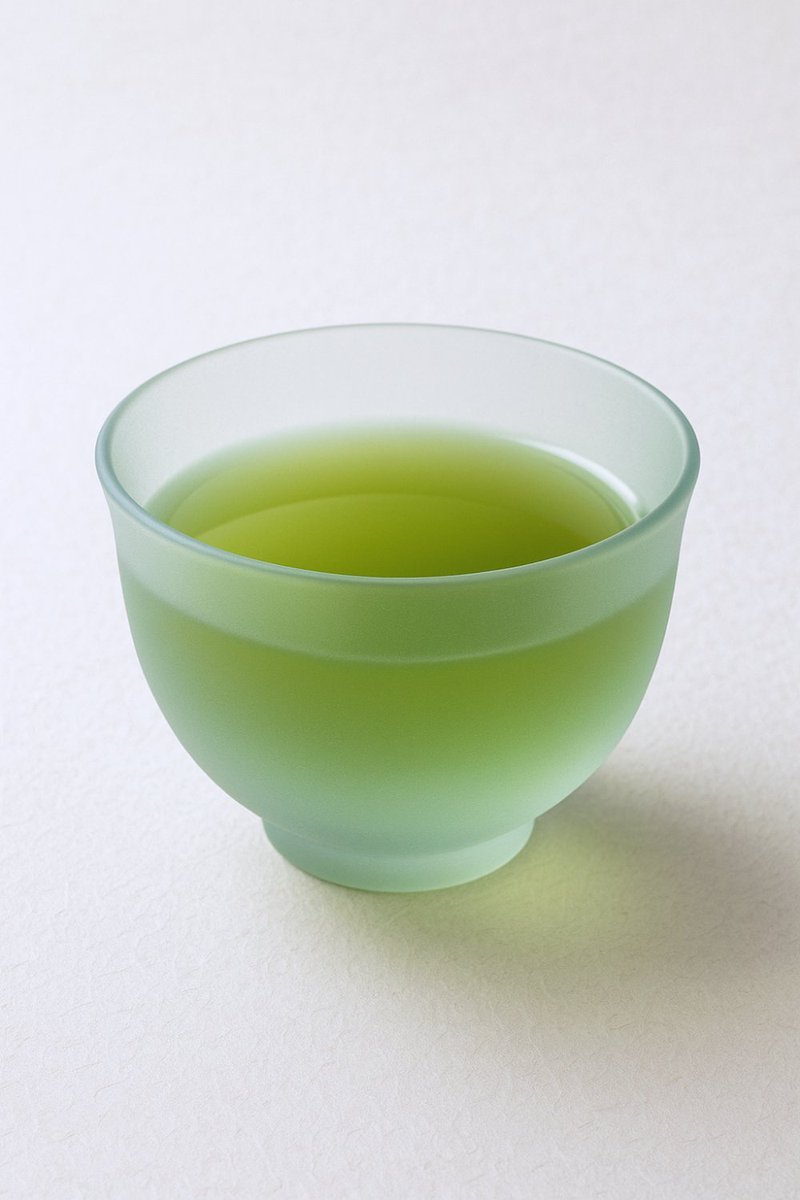 SariClomanhw's tweet photo. Refreshing iced matcha latte in 2 mins! Whisk 1tsp matcha + 2oz hot water, top with 6oz cold oat milk u0026 ice. Perfect midday pick-me-up! #EasyRecipe #MatchaLovers， https://t.co/3ReuFWI9e3