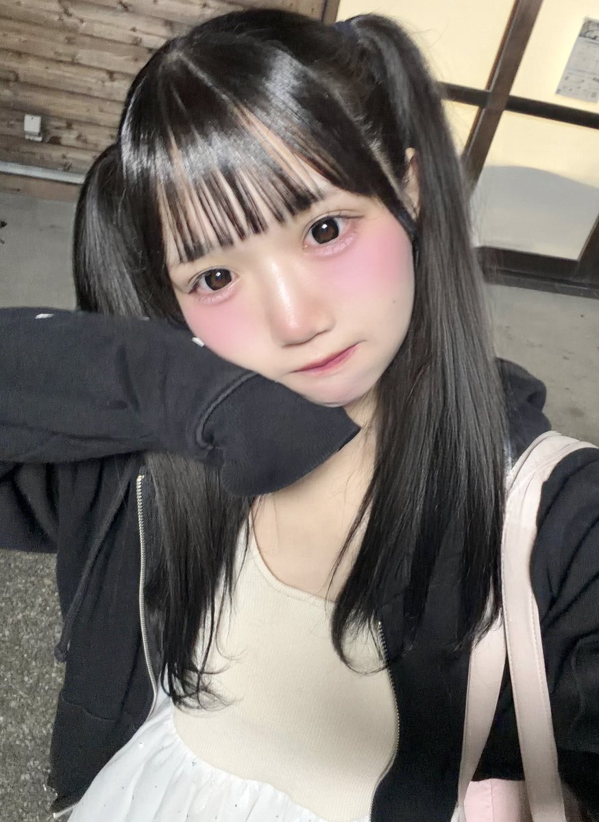FP_haru_'s tweet photo. 黒髪 × パーカー女子 かわいい？👶🏻♡ https://t.co/niciRKD73v