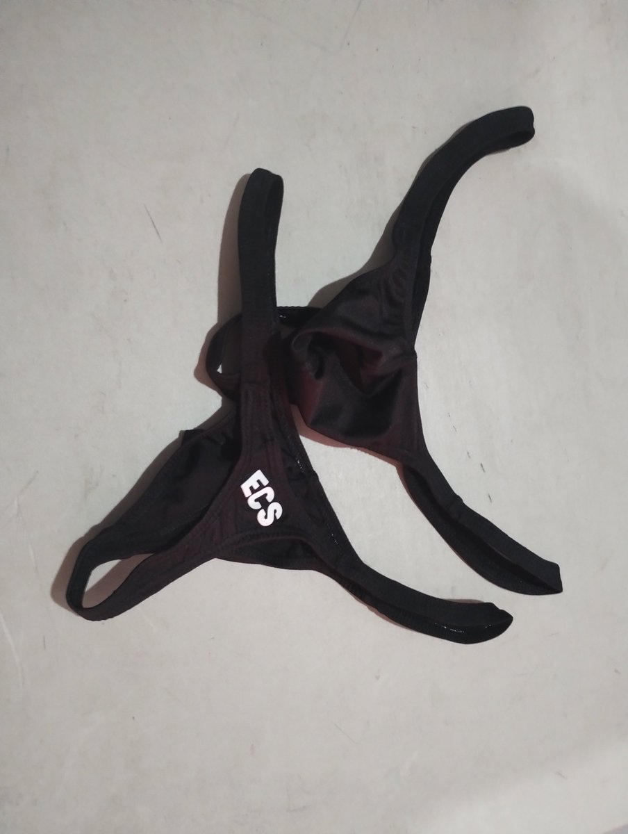 calzonero_14's tweet photo. Tanga bul negra, $65.00 cada una. Talla ch y m https://t.co/JfwXZE5Feb