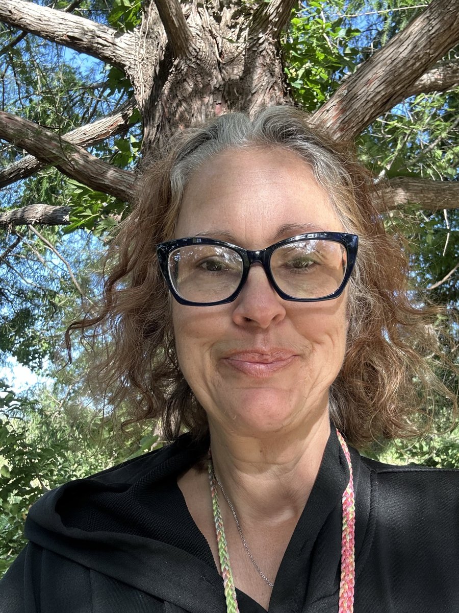 RealSwift2bcs's tweet photo. Old pines lets go, like the world's breathing out. I swear. The world keeps turning, and so do we. https://t.co/iFMfK4pnEE