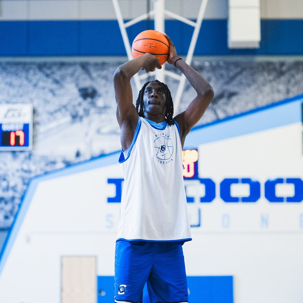 BluejayMBB's tweet photo. Happy Birthday, Trevon Carter-Givens! 🍰🥳🎉 https://t.co/Tr9PvzxzP5